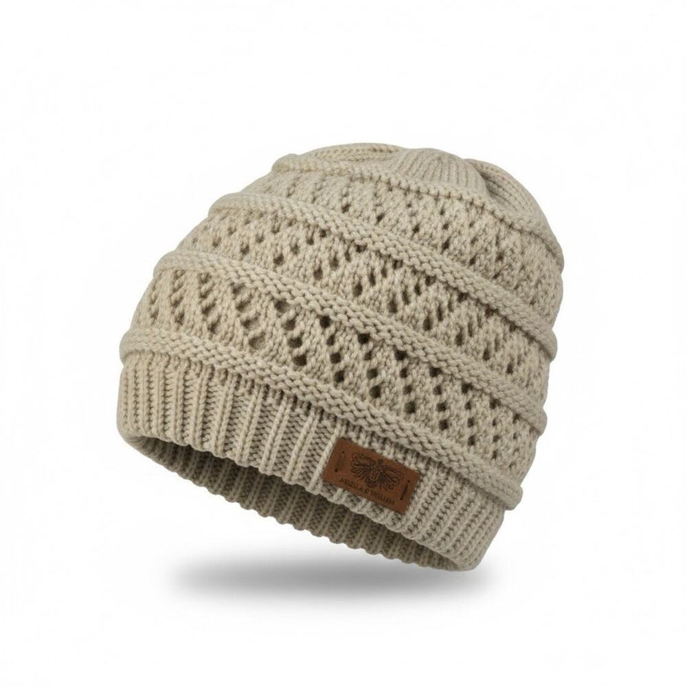 Angela And Williams Warm Insulated woman’s knit Hat Winter Soft Furry Inside NWT